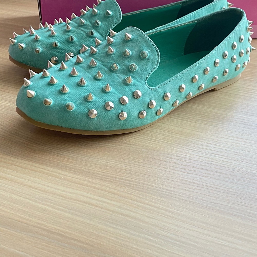 NATURE BREEZE spiked studded slip-on loafer
